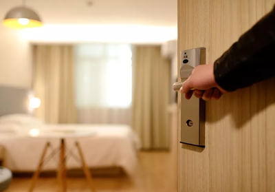 酒店管理軟件與硬件 優缺點互補，共筑高效運營